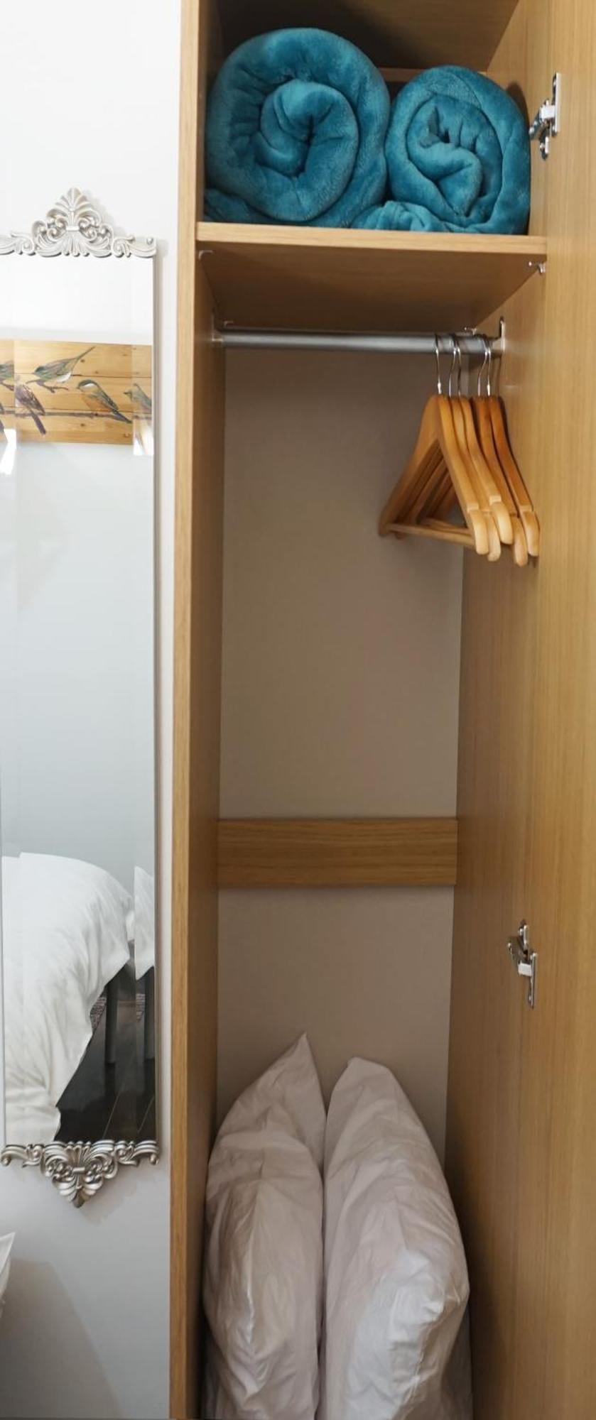 Beautiful London Home Sleeps 6, 2 Minutes To Metro エクステリア 写真